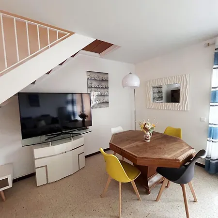 Near Shops Le Lavandou